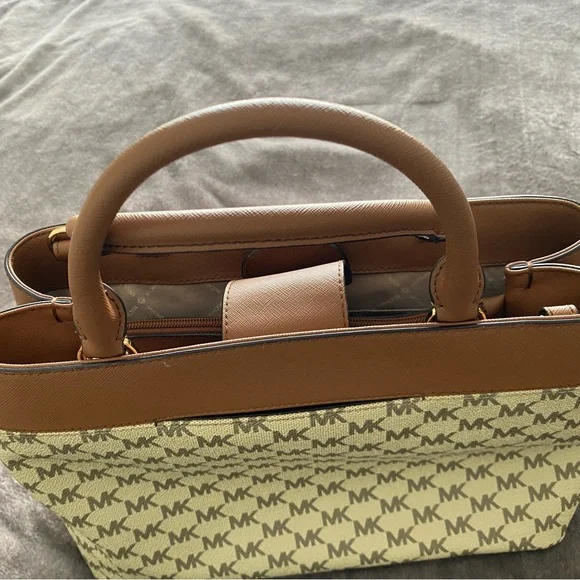 Michael Kors Brown and Cream Logo Tote - Picture 11 of 15